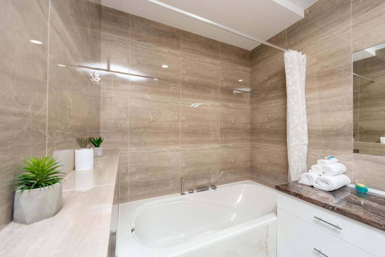 Vip Apartment C Панорамой Моря, Жк Новый Берег Odessa Dış mekan fotoğraf